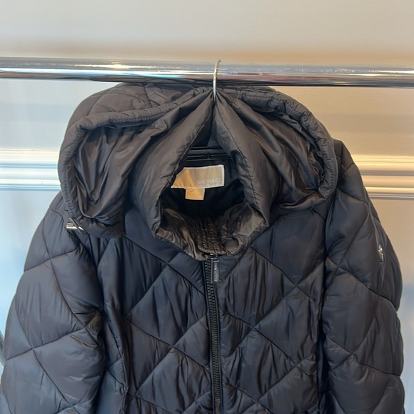 MICHAEL KORS Women's Diamond Quilted Hooded Puffer Jacket Size Small Black - Picture 4 of 6